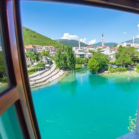 Old Bridge View Riverside Apartman
